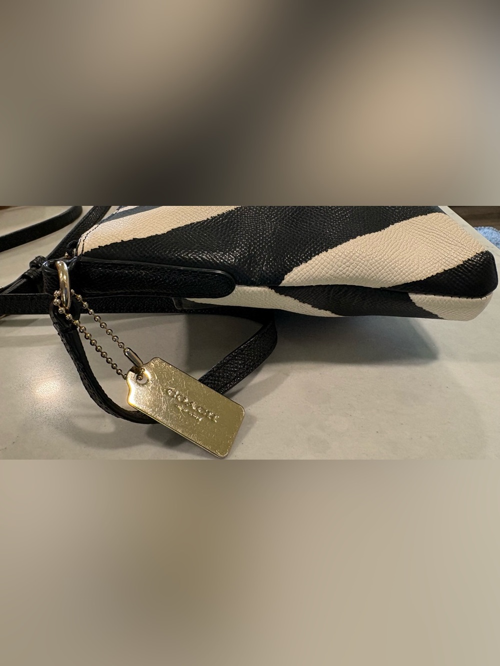 COACH ZEBRA PRINT CROSSBODY RETAIL $228 LIKE NEW (I) - Picture 5 of 11